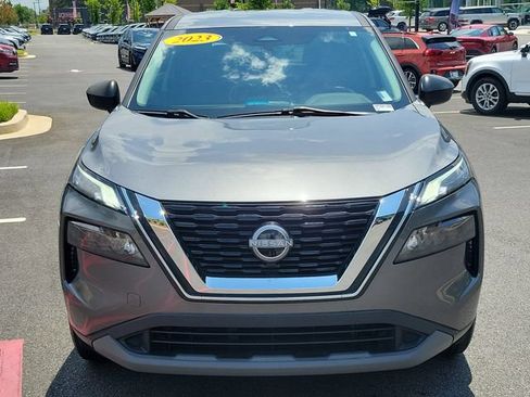 Used 2023 Nissan Rogue S AWD/4WD image 2