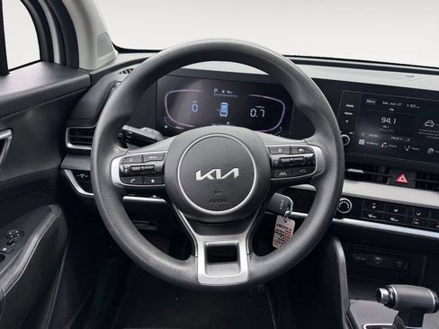 Used 2023 Kia Sportage LX FWD image 12