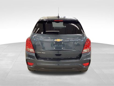 Used 2022 Chevrolet Trax LS w/ Tint and Cruise Package AWD/4WD image 7