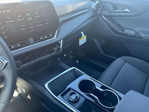 New 2026 Chevrolet Equinox LT AWD/4WD image 18
