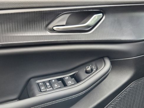 New 2025 Jeep Grand Cherokee image 19