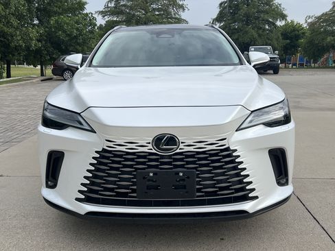 Used 2024 Lexus RX 350 FWD w/ Convenience Package image 3