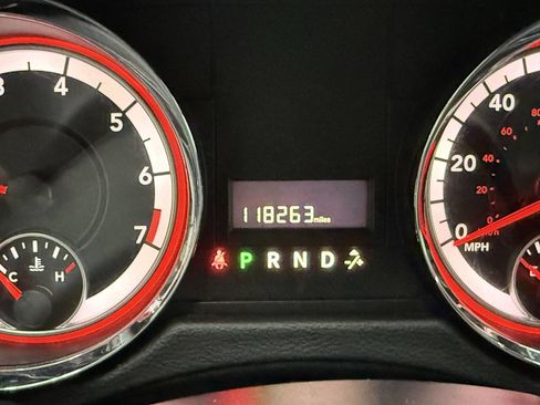 Used 2019 Dodge Grand Caravan SE FWD image 24