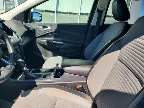 Used 2018 Ford Escape SE w/ SE Sport Appearance Package AWD/4WD image 8