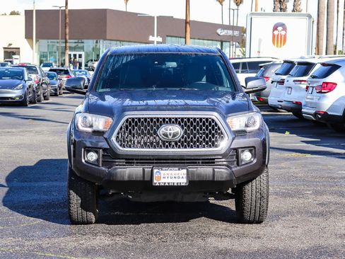 Used 2019 Toyota Tacoma TRD Off-Road image 2