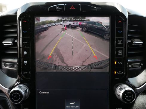 Used 2025 RAM 1500 Big Horn AWD/4WD image 28