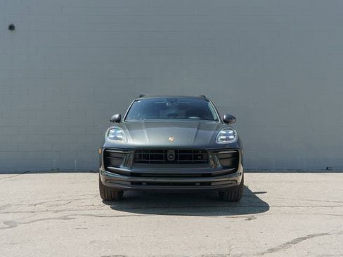 Certified 2026 Porsche Macan AWD/4WD image 10