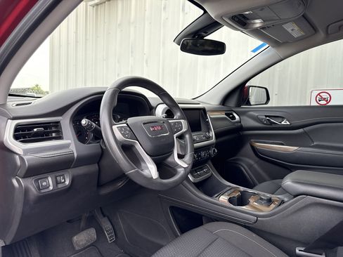 Used 2023 GMC Acadia SLE image 5