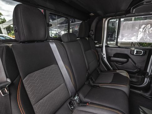 Used 2022 Jeep Gladiator Mojave w/ Trailer Tow Package AWD/4WD image 32