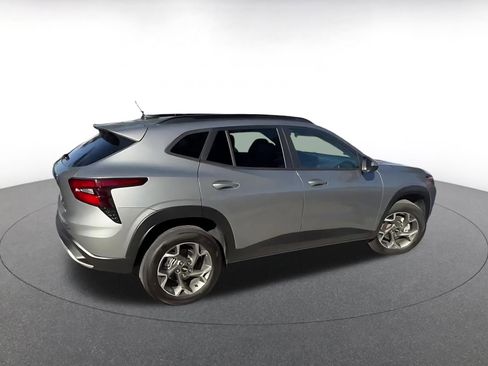 Used 2025 Chevrolet Trax LT image 14