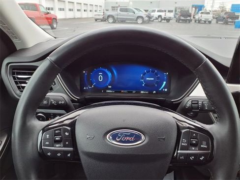 Used 2022 Ford Escape SEL w/ Technology Package image 12