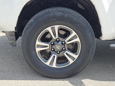 Certified 2019 Toyota Tacoma TRD Sport RWD image 24