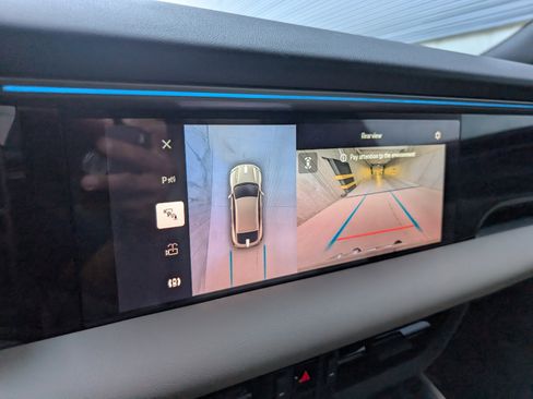 Used 2025 Porsche Macan Electric image 41