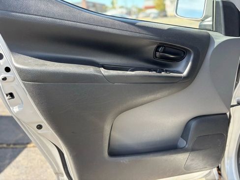 Used 2018 Nissan NV200 SV w/ Navigation Package image 8