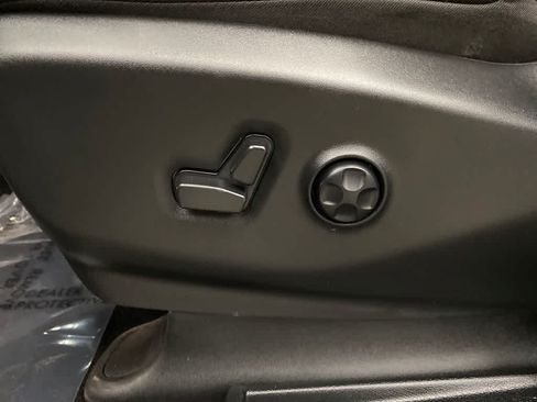 Used 2025 Chrysler Pacifica Limited w/ Uconnect Theater Family Group AWD/4WD image 23