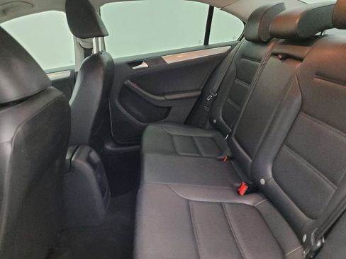 Used 2017 Volkswagen Jetta SE FWD image 18