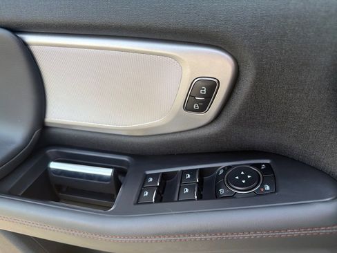 Used 2025 Ford Expedition Active AWD/4WD image 17