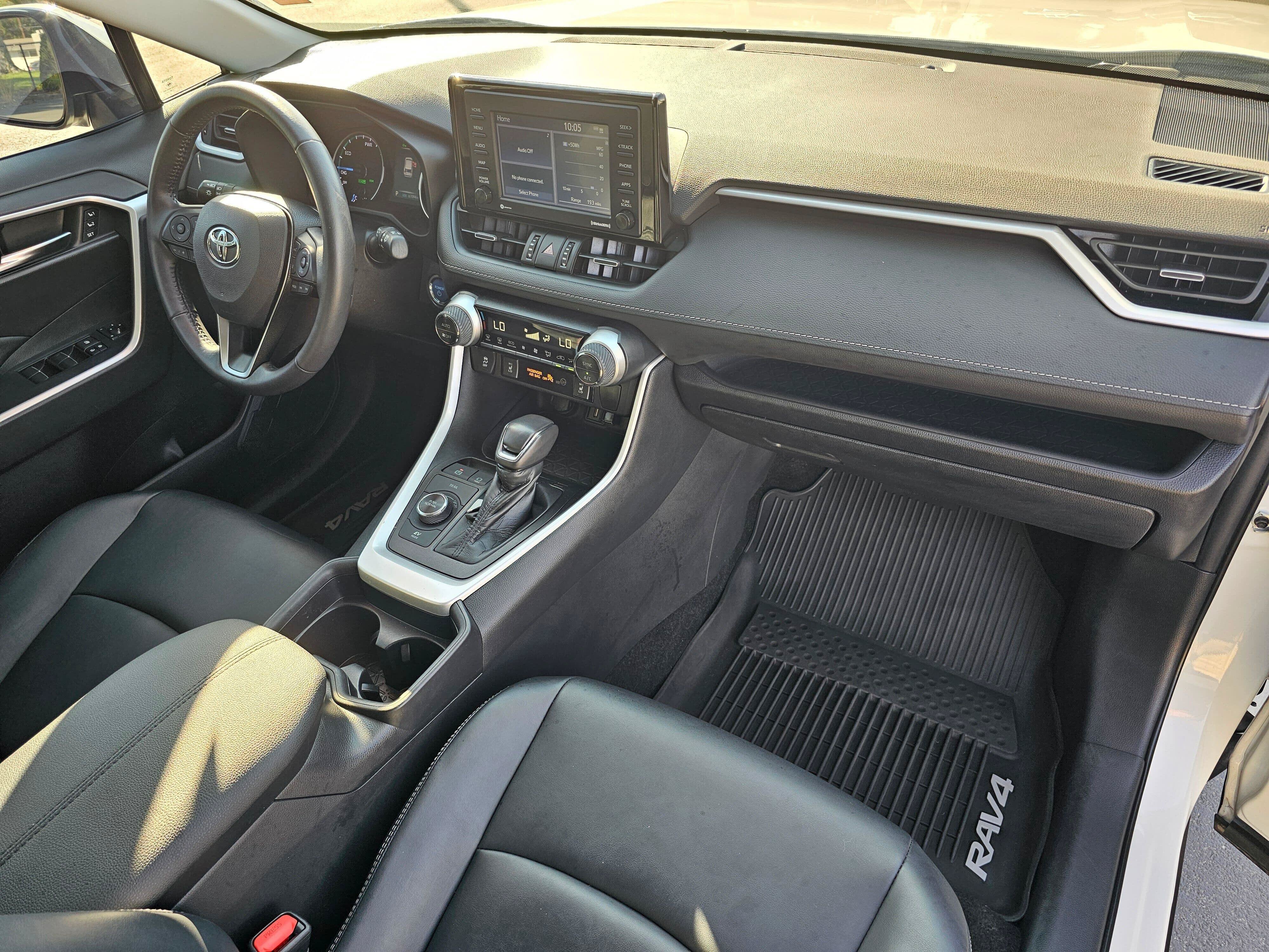 Certified 2021 Toyota RAV4 XLE Premium AWD/4WD image 11