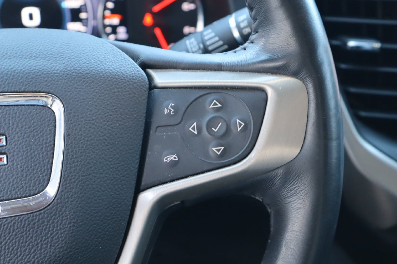 Used 2017 GMC Acadia Denali w/ Technology Package FWD image 15