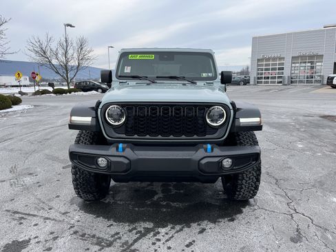 Used 2024 Jeep Wrangler Unlimited image 9