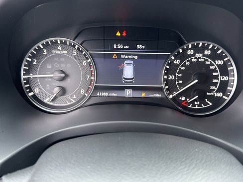 Used 2022 Nissan Armada SV w/ SV Appearance Package image 34