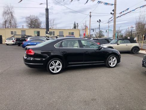 Used 2012 Volkswagen Passat TDI SEL Premium image 2