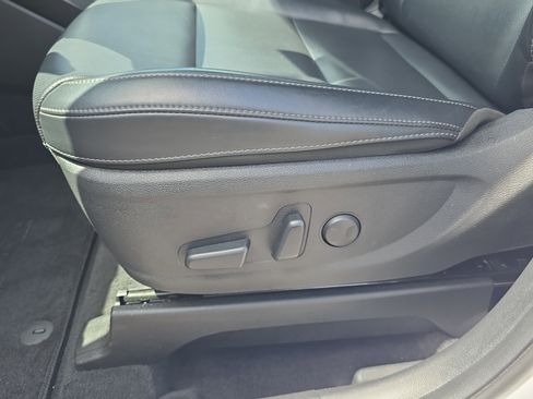 Certified 2025 Kia Telluride S image 22