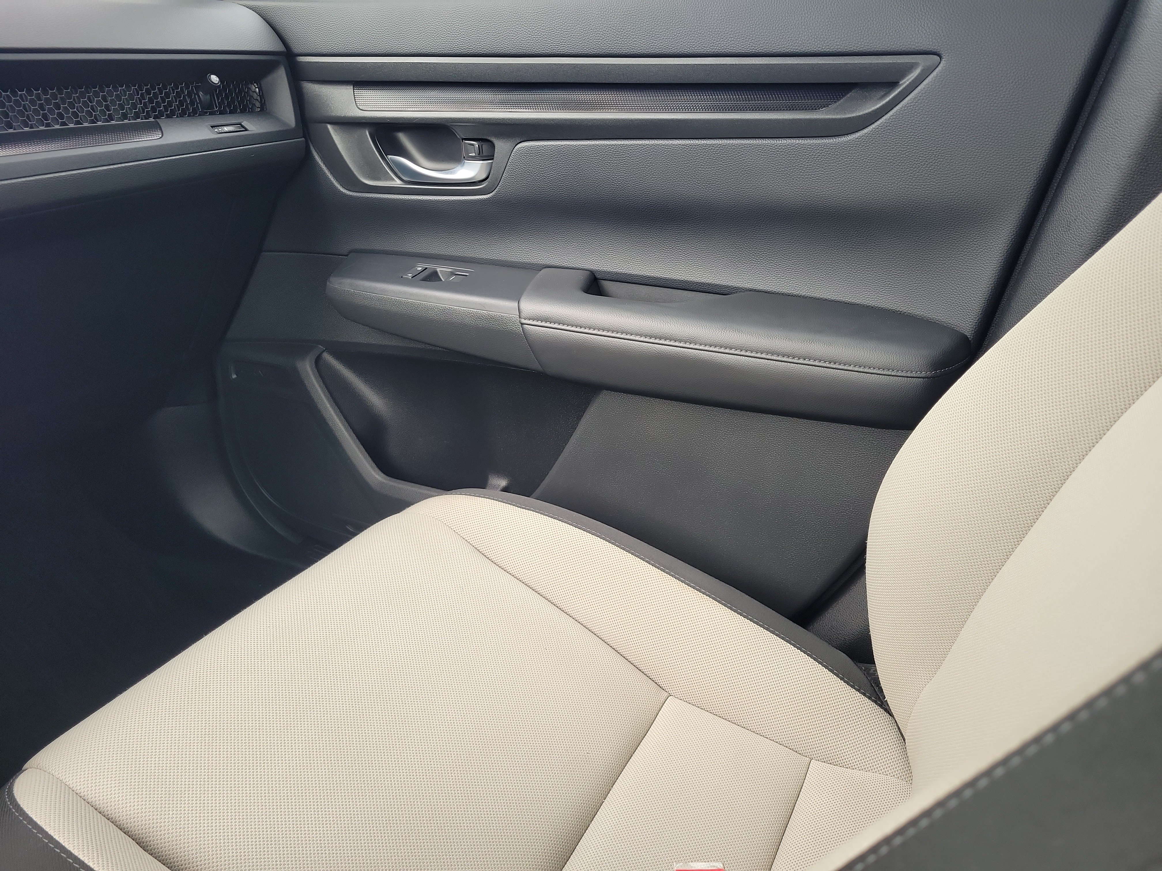 Used 2024 Honda CR-V LX image 19