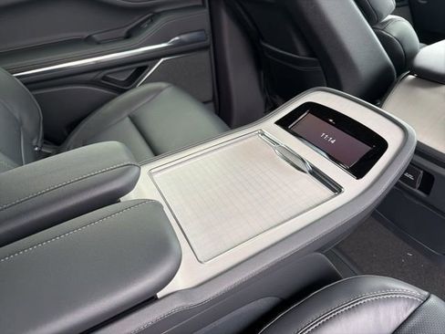 New 2026 Lincoln Navigator Reserve w/ Jet Appearance Package AWD/4WD image 8