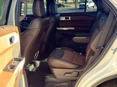 Used 2022 Ford Explorer King Ranch w/ Technology Package image 10