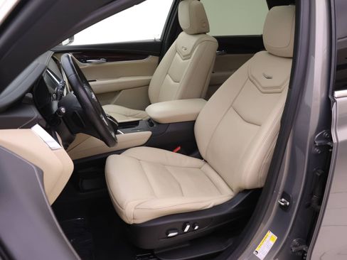 Used 2019 Cadillac XT5 Luxury image 8