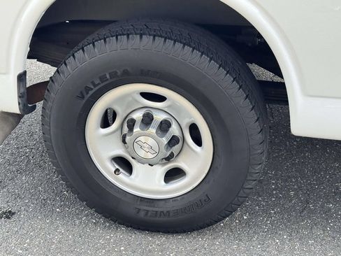 Used 2019 Chevrolet Express 3500 LT w/ LT Preferred Equipment Group RWD image 9