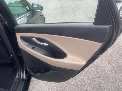 Used 2018 Hyundai Elantra GT FWD image 24