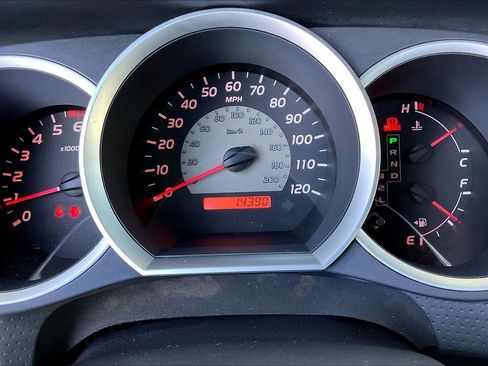 Used 2010 Toyota Tacoma 2WD Regular Cab image 13