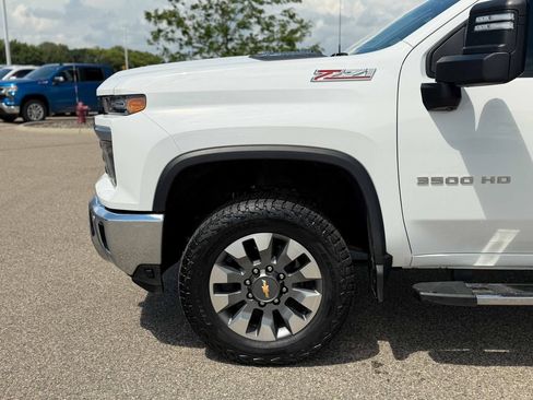 Used 2025 Chevrolet Silverado 3500 LT w/ All Star Edition AWD/4WD image 11