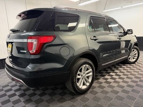 Used 2016 Ford Explorer XLT w/ Equipment Group 202A FWD image 5