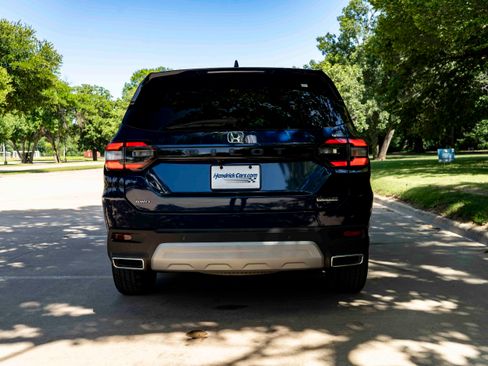 Used 2024 Honda Pilot Touring image 8