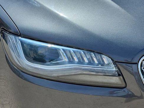 Used 2019 Lincoln MKZ Reserve FWD image 8