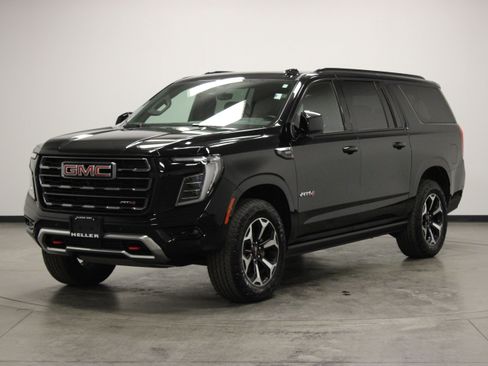Used 2025 GMC Yukon XL AT4 w/ AT4 Premium Package AWD/4WD image 4