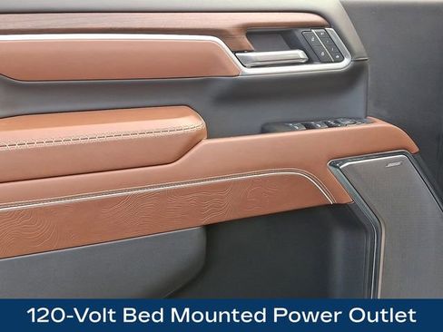 Used 2025 GMC Sierra 2500 Denali Ultimate image 17