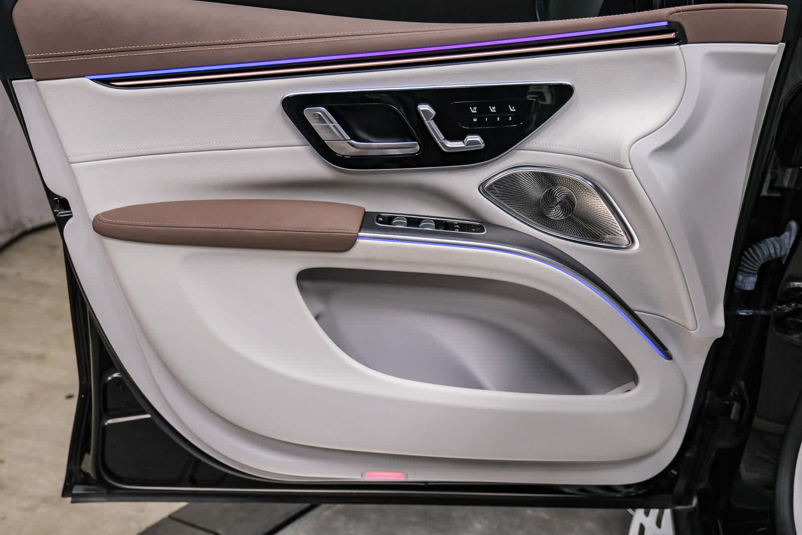 Certified 2023 Mercedes-Benz EQS 450+ SUV image 28