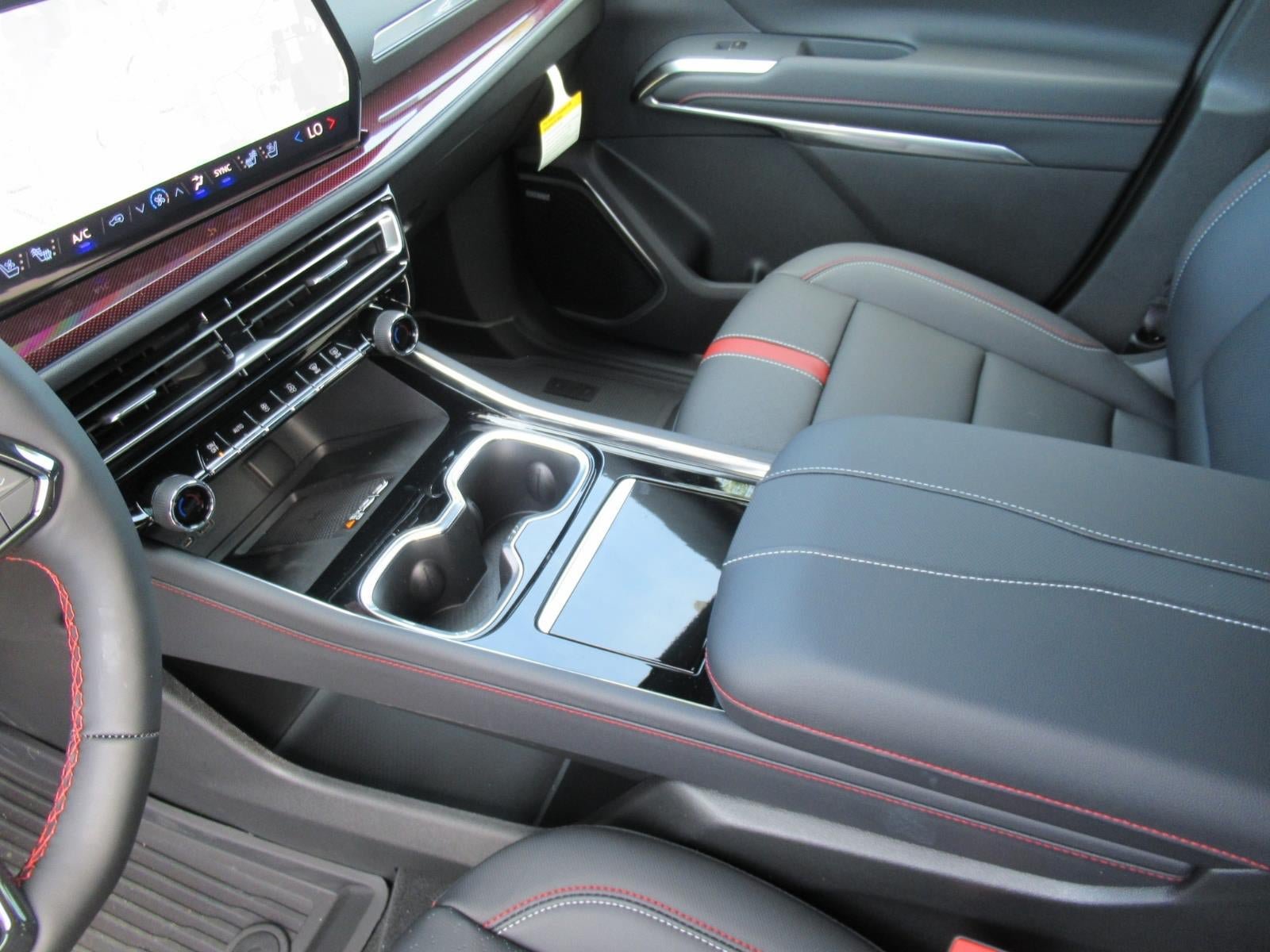 New 2026 Chevrolet Traverse RS w/ LPO, Floor Liner Package FWD image 16