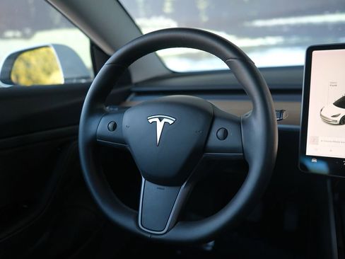 Used 2020 Tesla Model 3 Standard Range Plus image 33