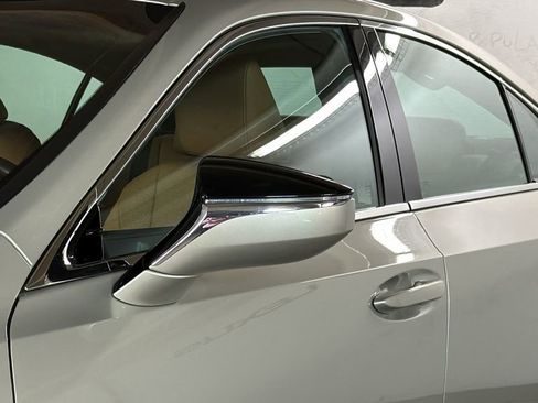 Used 2019 Lexus ES 350 w/ Premium Package image 5