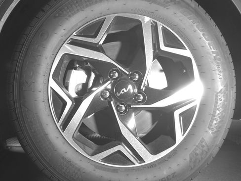 Used 2025 Kia Sportage LX FWD image 9