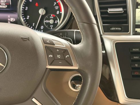 Used 2014 Mercedes-Benz GL 450 4MATIC image 37