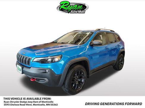 Used 2019 Jeep Cherokee Trailhawk w/ Cold Weather Group AWD/4WD image 1