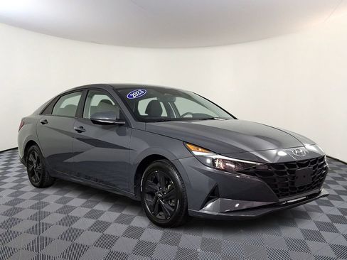 Used 2023 Hyundai Elantra SEL w/ Cargo Package FWD image 1