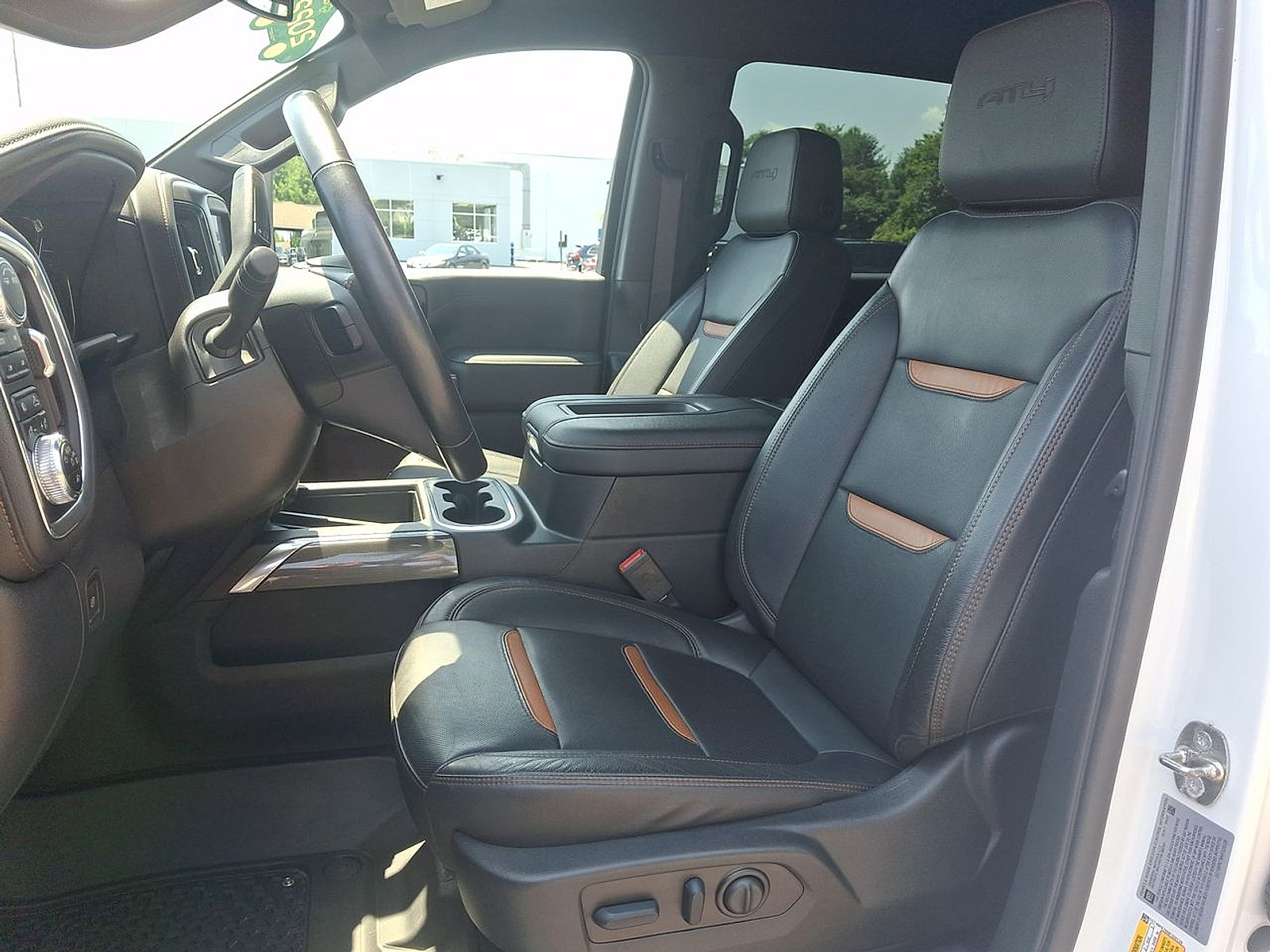 Used 2022 GMC Sierra 2500 AT4 w/ AT4 Preferred Package AWD/4WD image 11