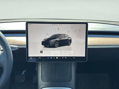 Used 2025 Tesla Model Y Long Range AWD/4WD image 16